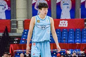 开云-青岛VS上海大名单：杨瀚森洛夫顿领衔 梅肯首秀 3外援VS3外援
