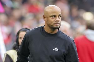 开云官网-哈曼：孔帕尼的高强度战术令我担忧，可能让球员下半程顶不住