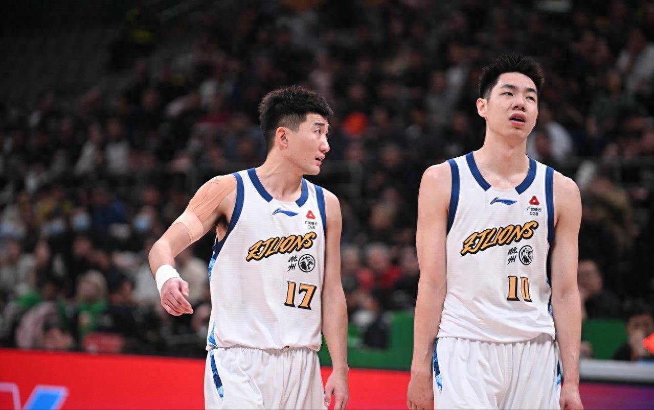 CBA前13轮排名！上海9连胜登顶，北京下滑5名，辽篮第10力压浙江