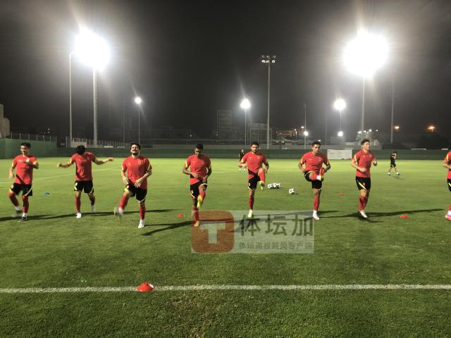 开云体育下载-尹鸿博董春雨因小伤调整 国足昨晚训练下调强度