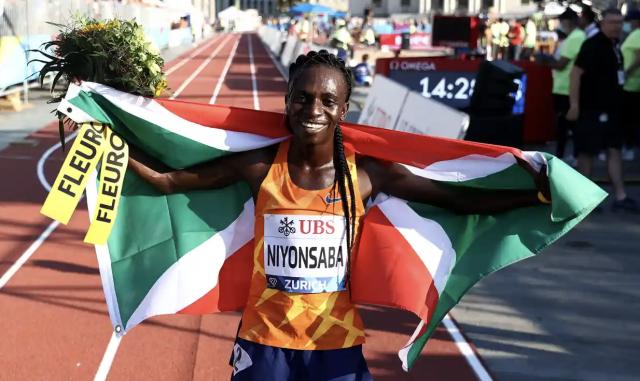 开云体育官网-“双性人”尼扬萨巴首破世界纪录 生理优势仍有争议