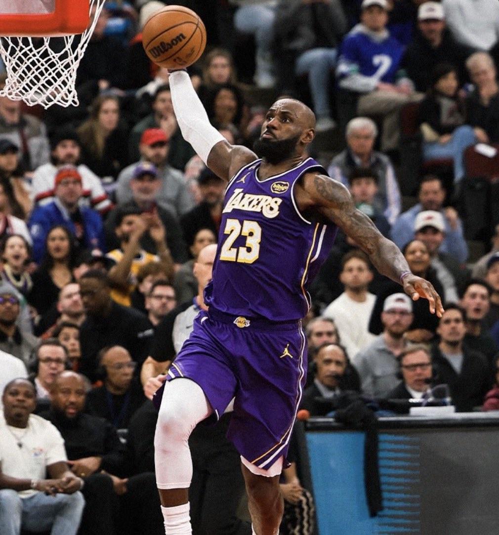 詹姆斯半场20分，成为NBA历史首位41岁后半场砍20+得分球员