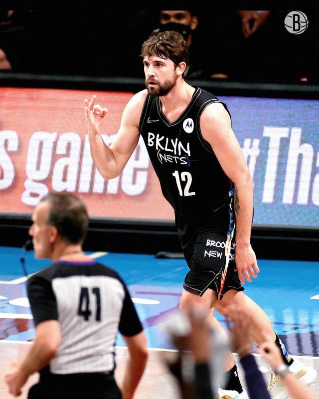 开云官网-7记三分掀篮网进攻狂潮 第四巨头令绿军无力招架