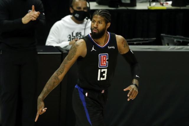 开云官网-【现场】当德克欢呼的时候 懵逼的卢指导做了什么？