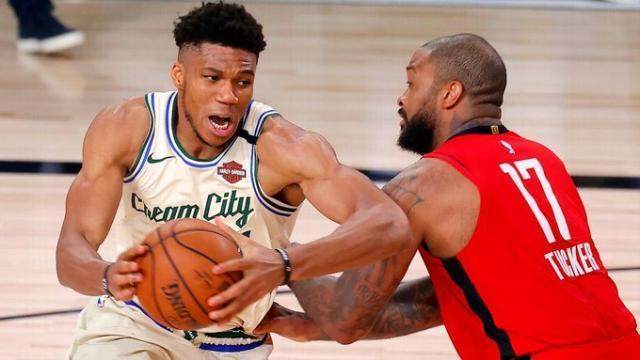 开云官网-交易截止日倒计时一周！这出好戏由大前锋们主演