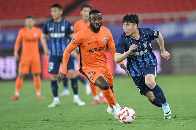 开云体育下载-【中超】邓涵文1射2传 换帅三镇3比1玉昆赛季首胜