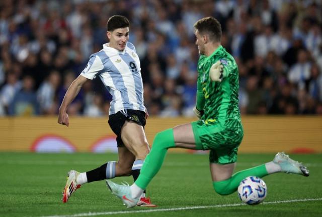 开云-阿根廷队怎么就给巴西队洗了个澡呢？