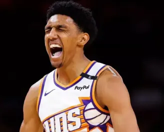 kaiyun-半场战罢太阳70-52领先雷霆，邓恩18分、麦凯恩9分